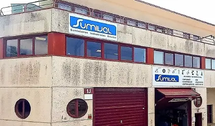 Las oficinas y almacen de SUMIVAL en Urduliz
